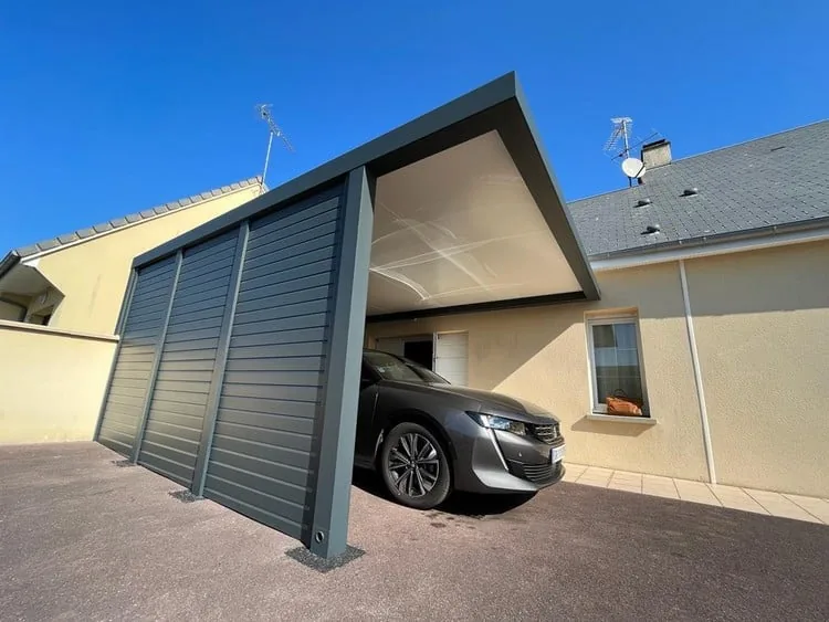 Pose d'un carport Brustor avec brise-vue au Chesnay — photo 2